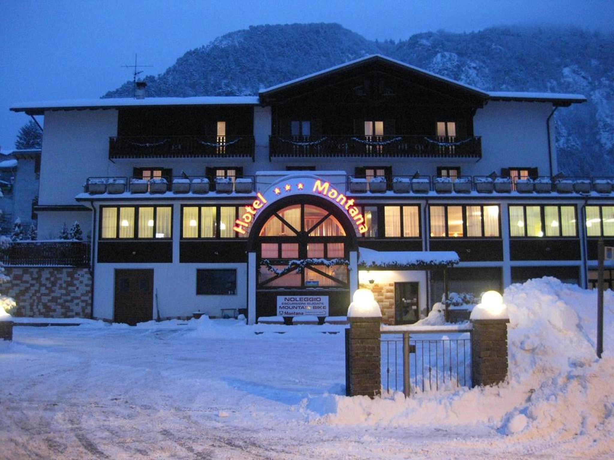 Hotel & Residence Montana Fai della Paganella Exterior photo